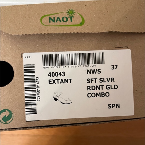 Silver/Gold Sandal - Picture 7 of 9